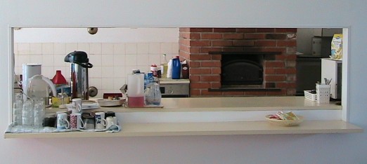 Keittiö ja tarjoilutiski